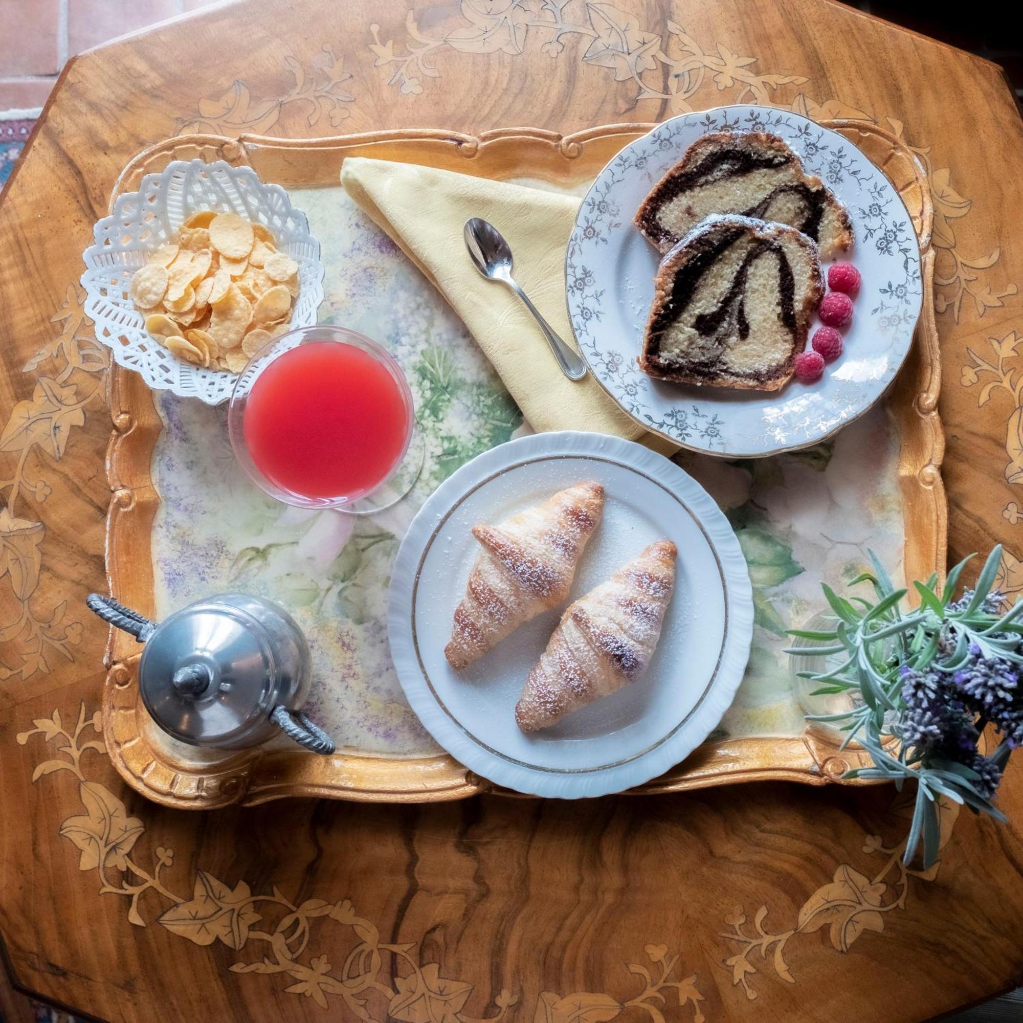 Villa Clodia Relais Manziana Екстер'єр фото